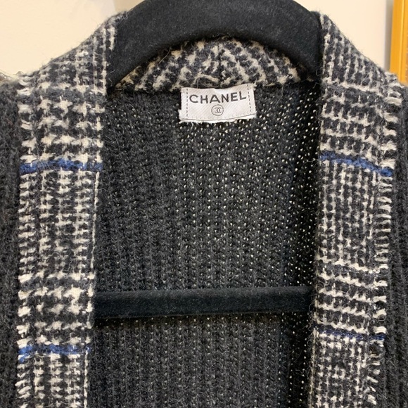 Vintage CHANEL Long Cashmere
Sweater Cardigan - Picture 2 of 5